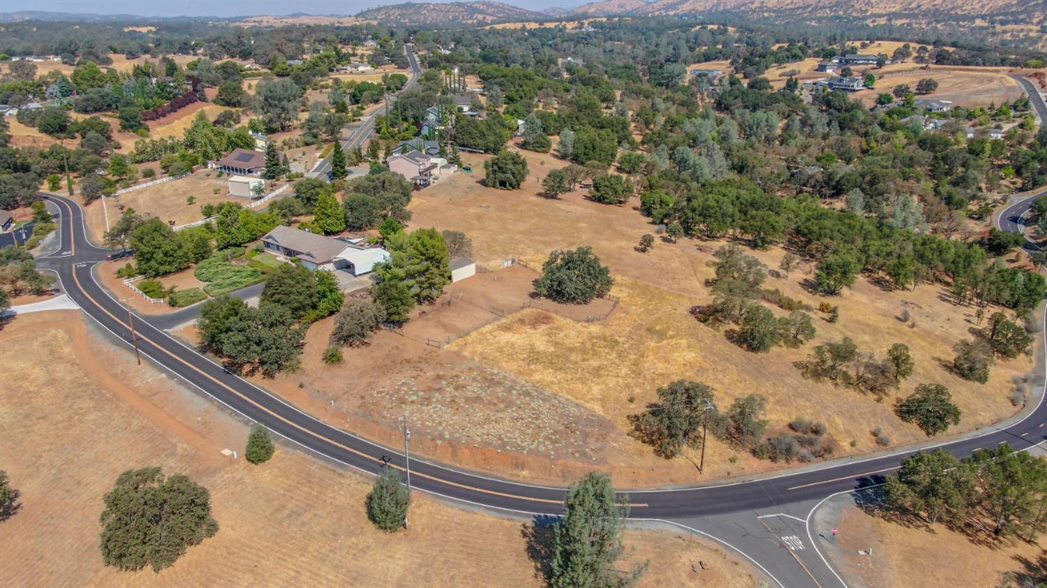 2451 Canoe St, Copperopolis, CA 95228