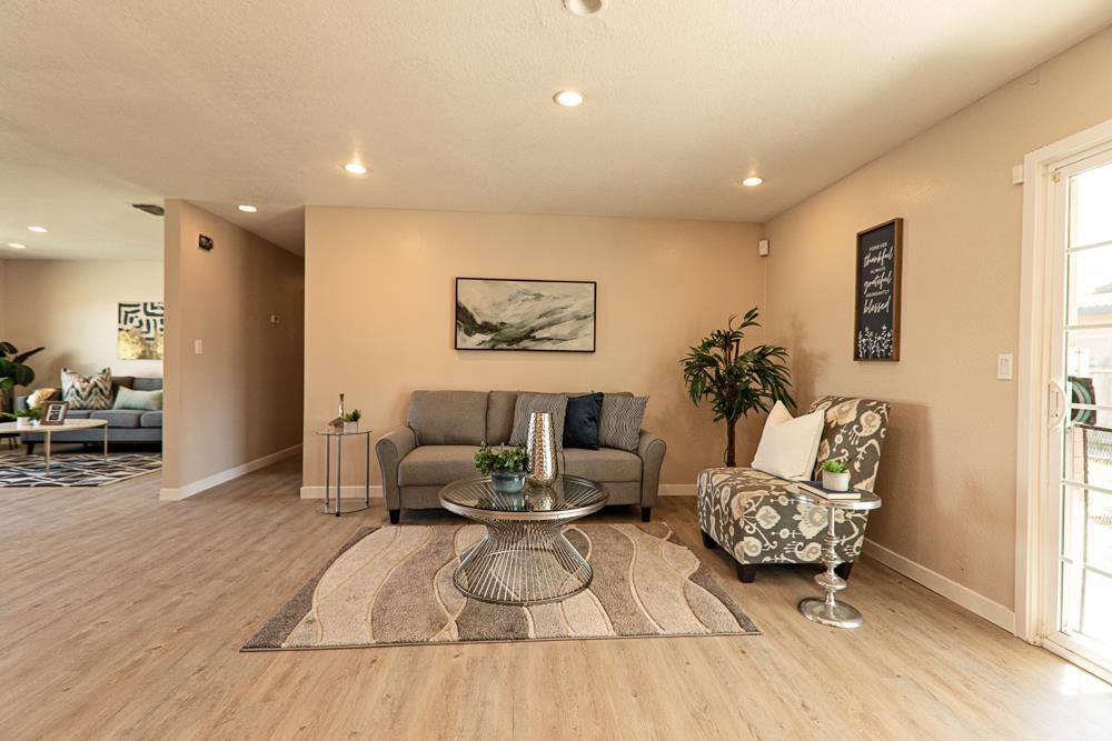 790 Hillsdale Dr, Turlock, CA 95382