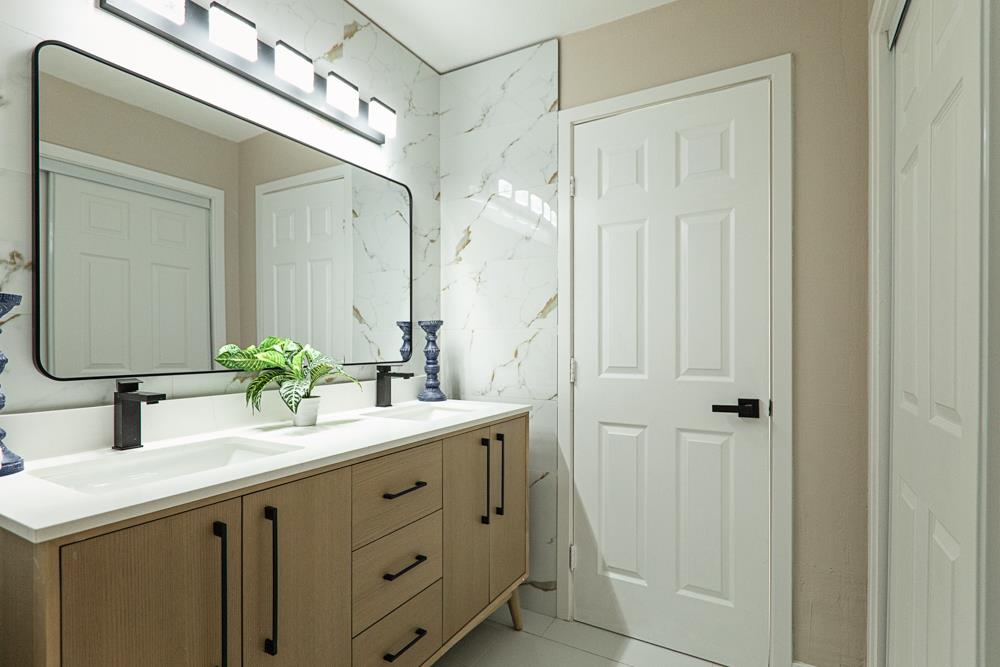 790 Hillsdale Dr, Turlock, CA 95382