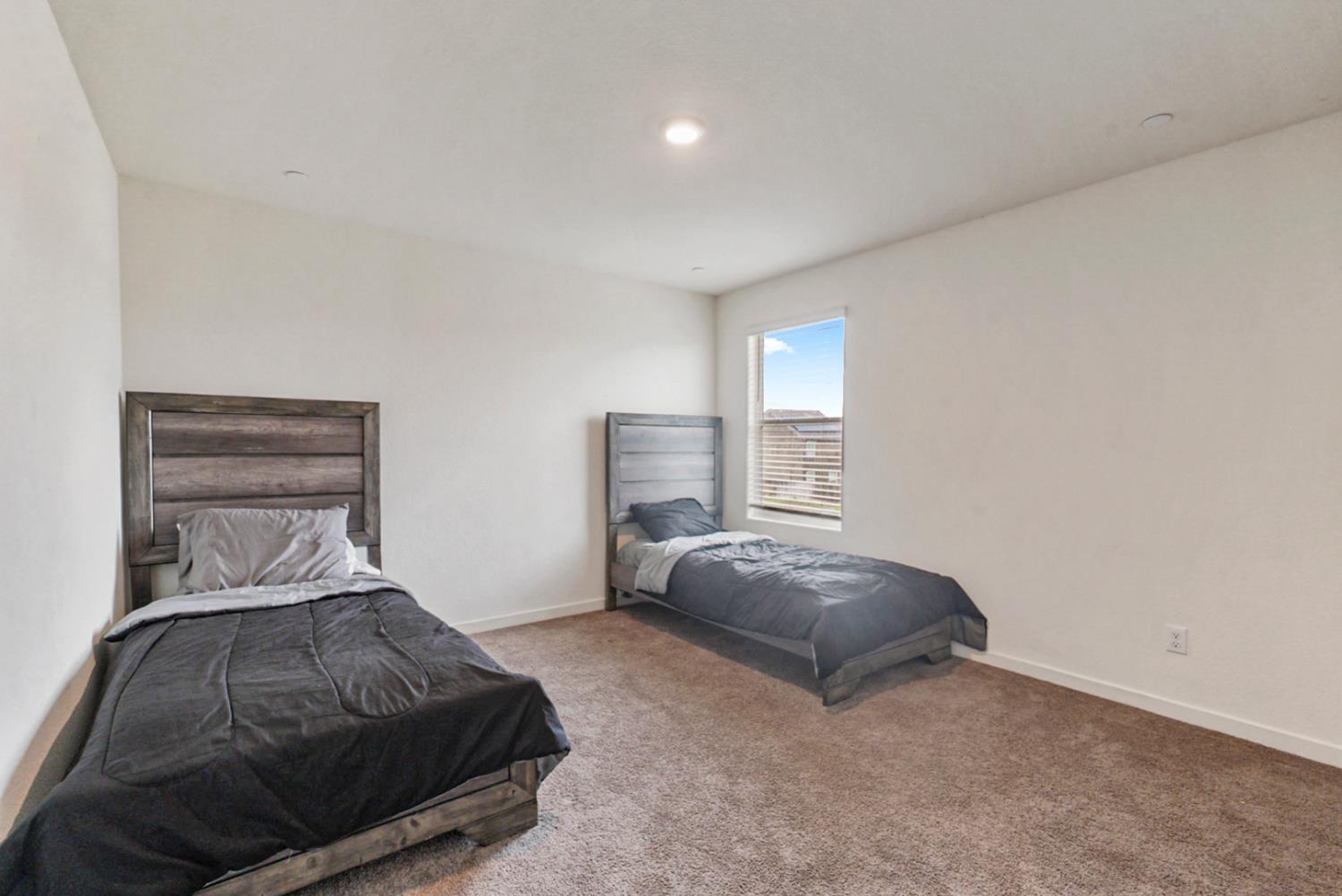 377 Shafer Ave, Merced, CA 95348