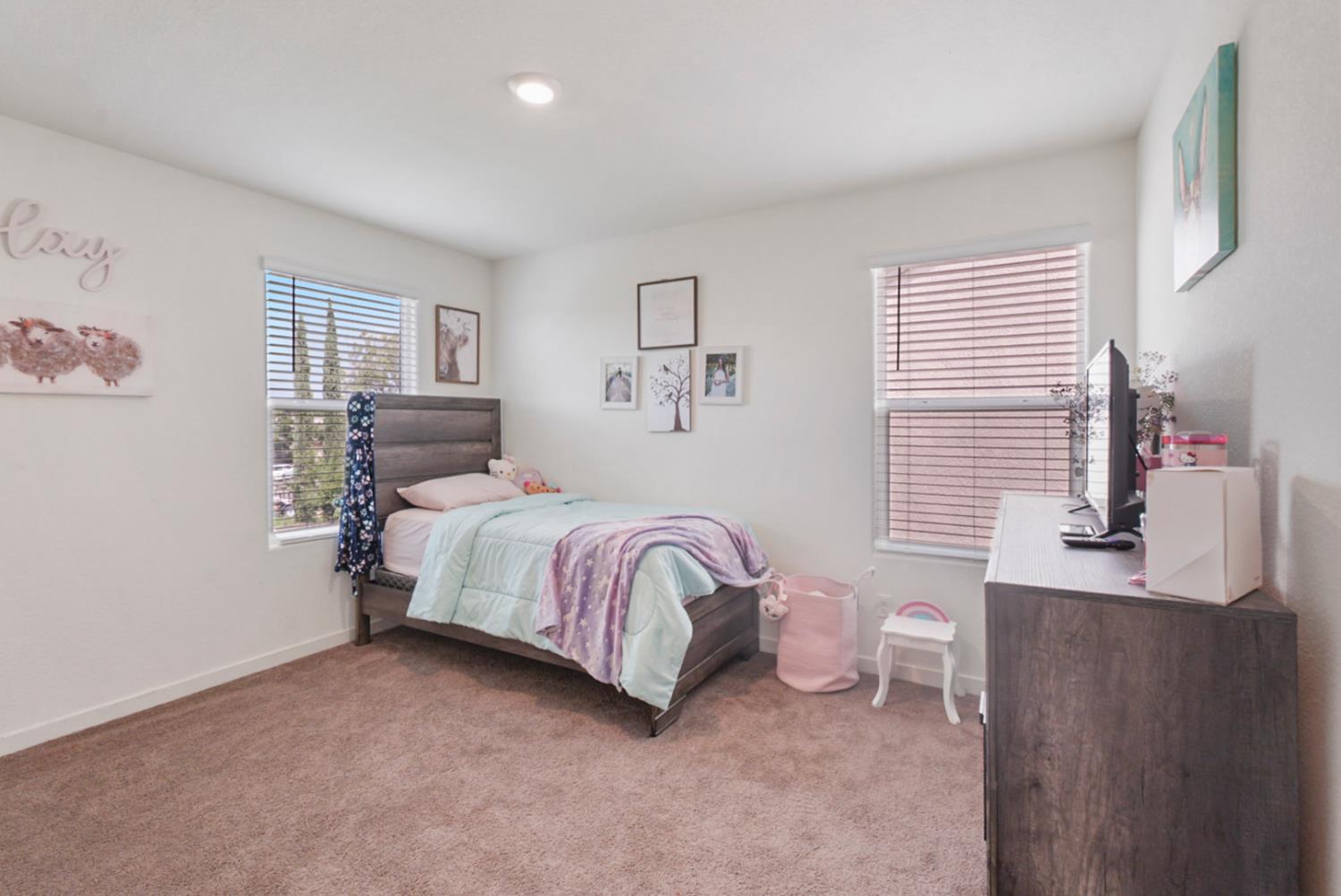 377 Shafer Ave, Merced, CA 95348