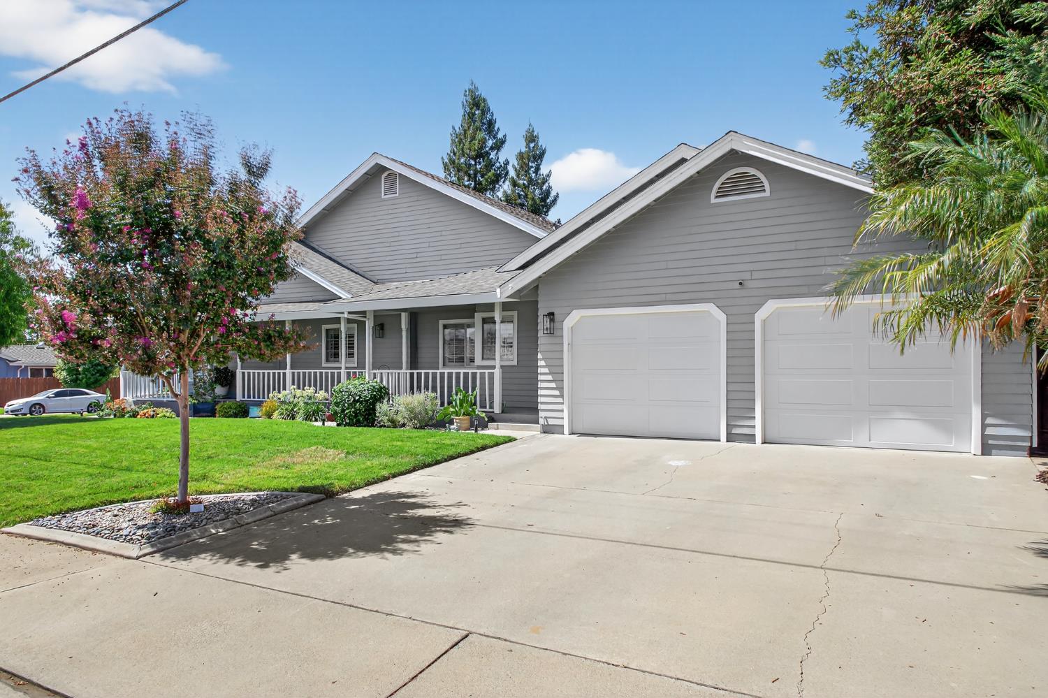 2325 Rio Verde Dr, Riverbank, CA 95367