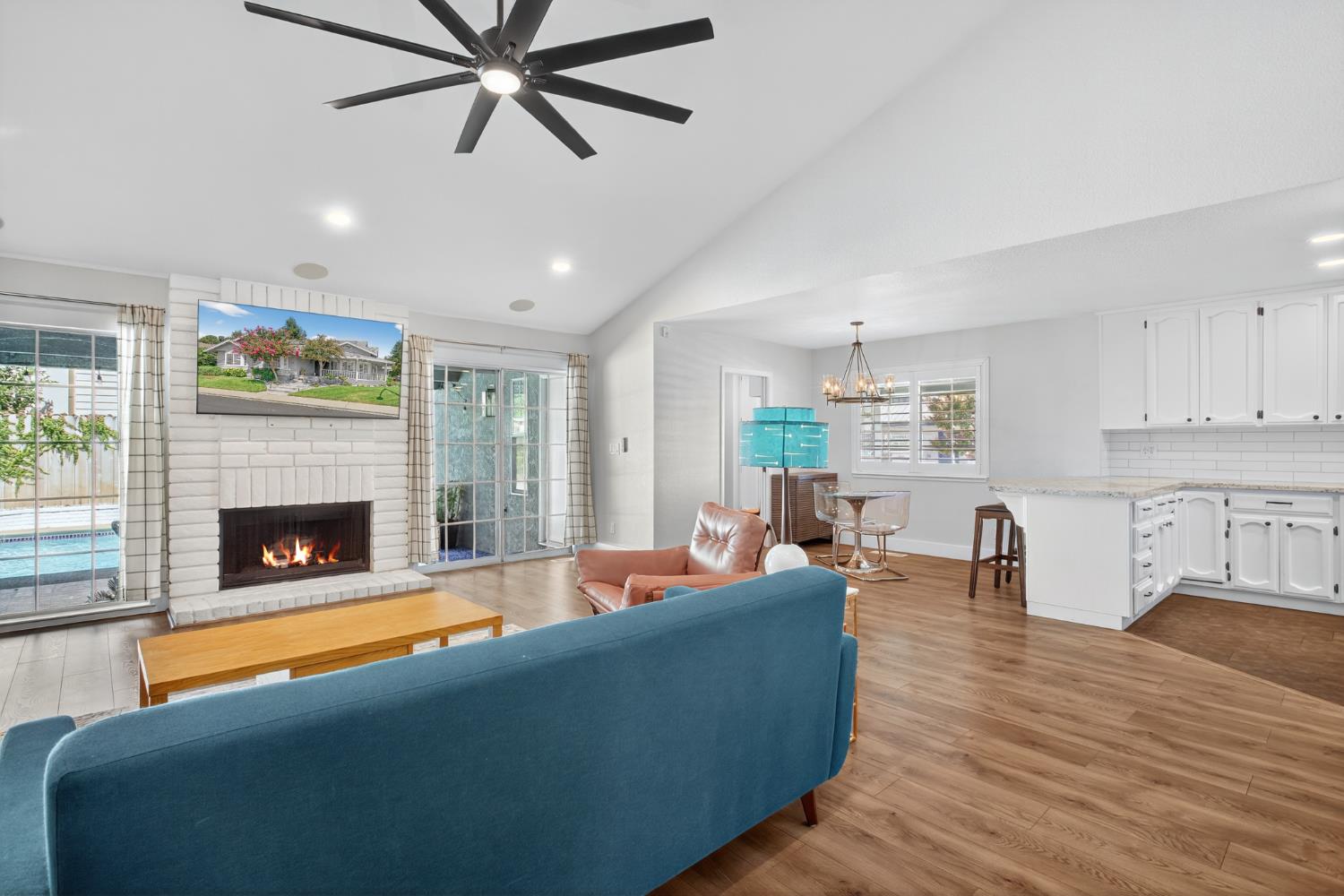 2325 Rio Verde Dr, Riverbank, CA 95367