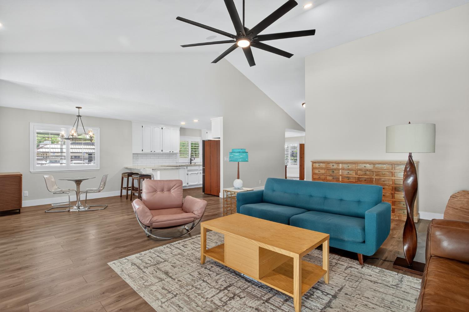 2325 Rio Verde Dr, Riverbank, CA 95367