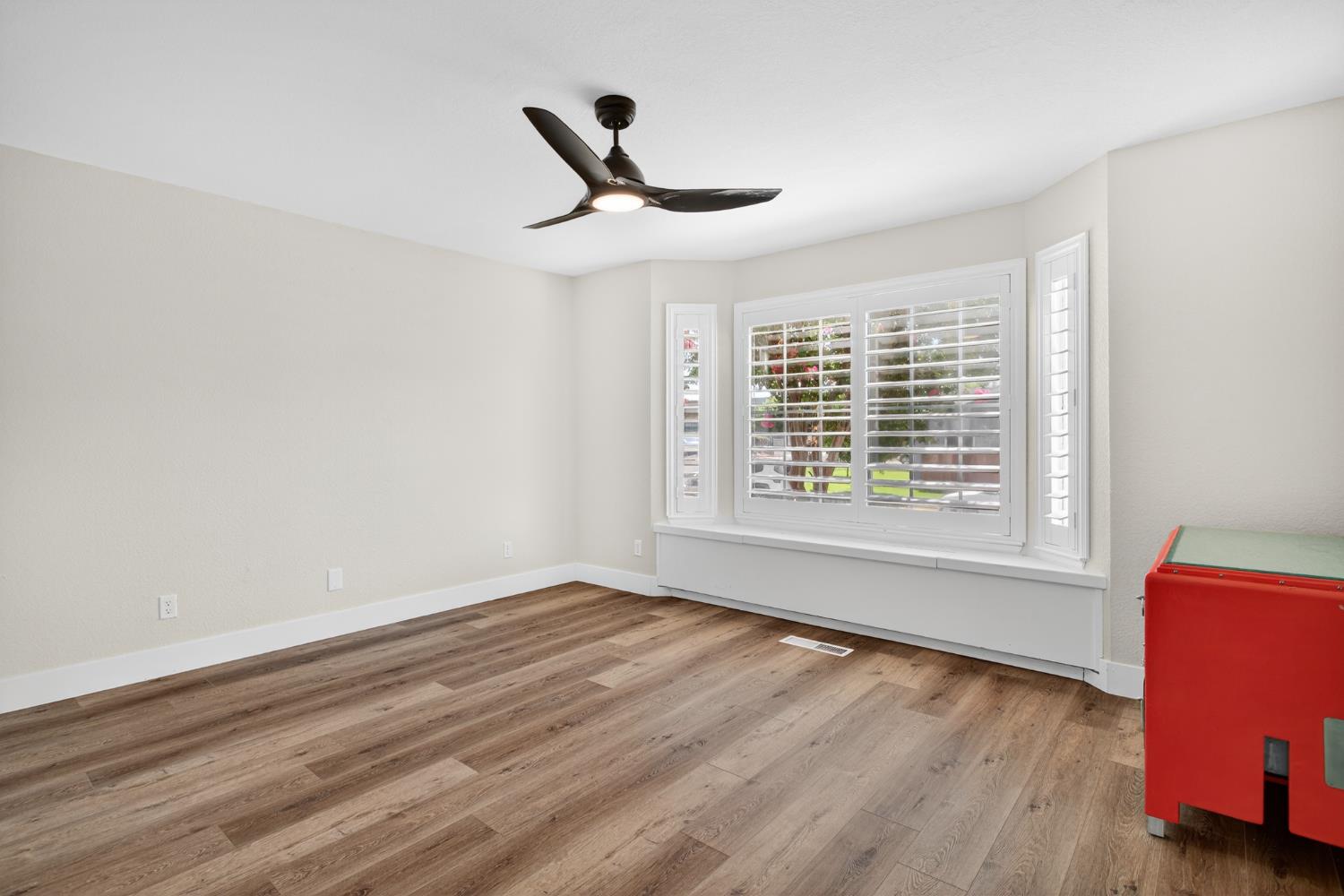 2325 Rio Verde Dr, Riverbank, CA 95367