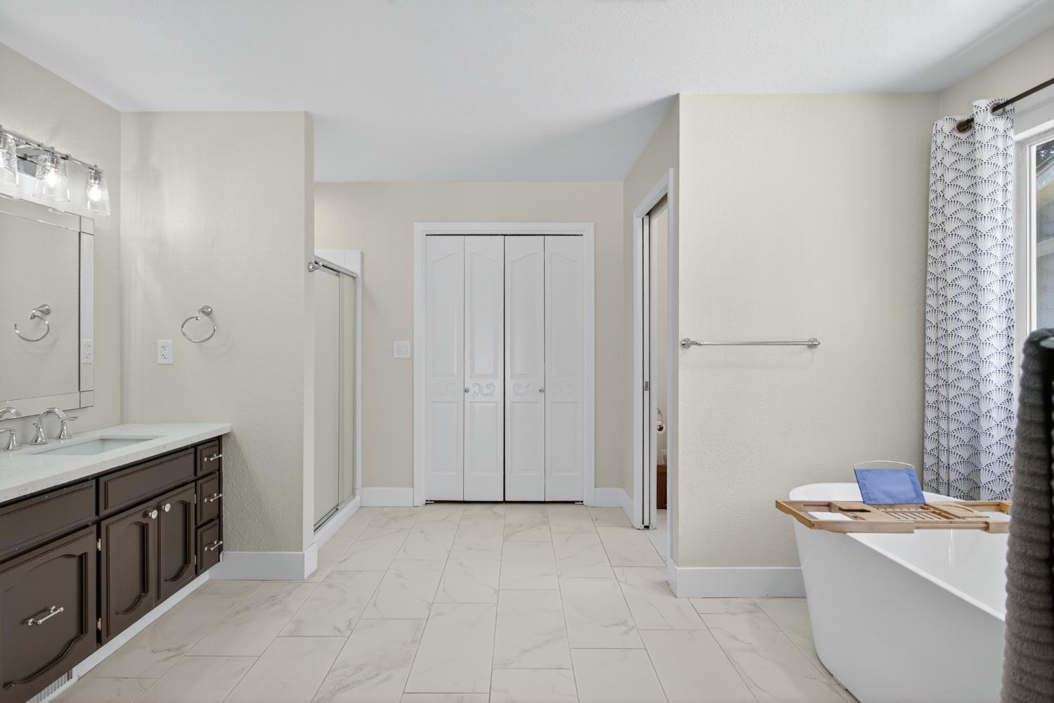 2325 Rio Verde Dr, Riverbank, CA 95367