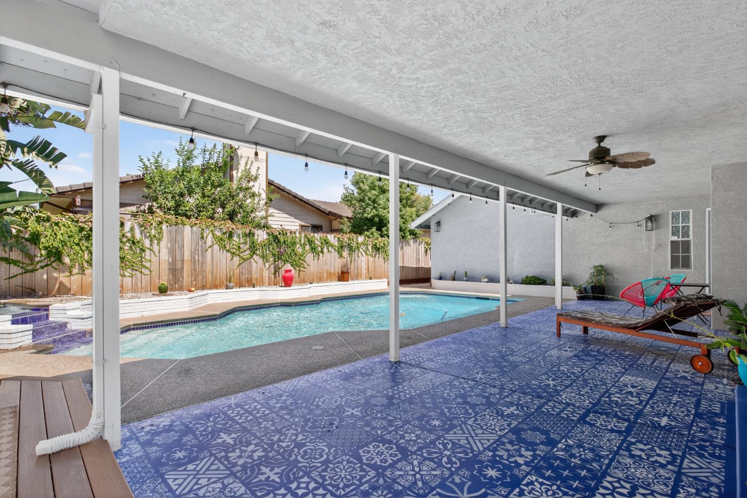 2325 Rio Verde Dr, Riverbank, CA 95367