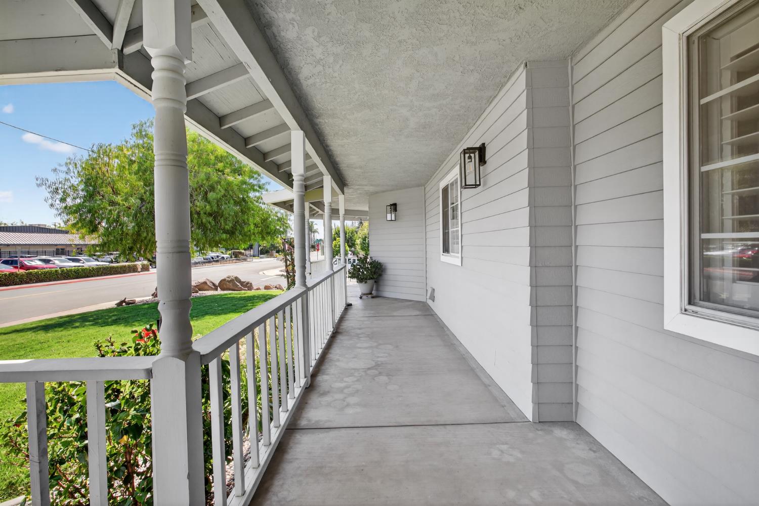 2325 Rio Verde Dr, Riverbank, CA 95367