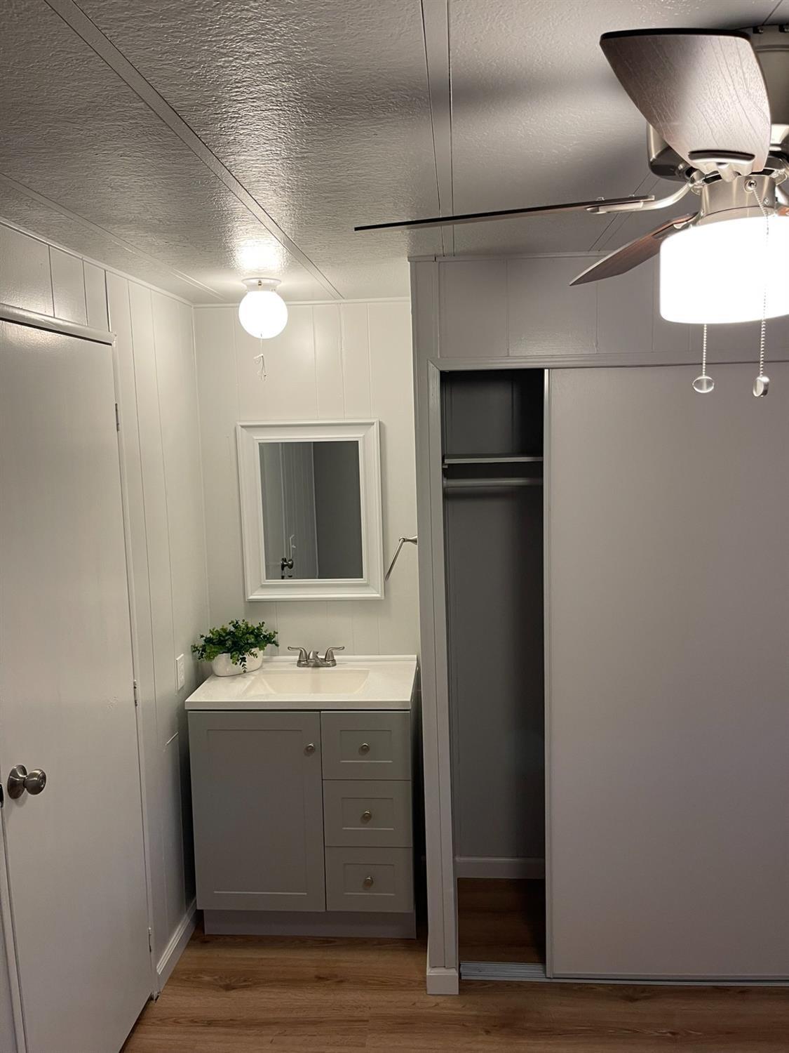 250 E Las Palmas Ave #13, Patterson, CA 95363