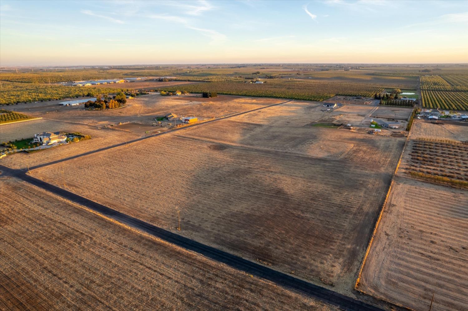 29356 Via Casalina Pkwy, Escalon, CA 95320