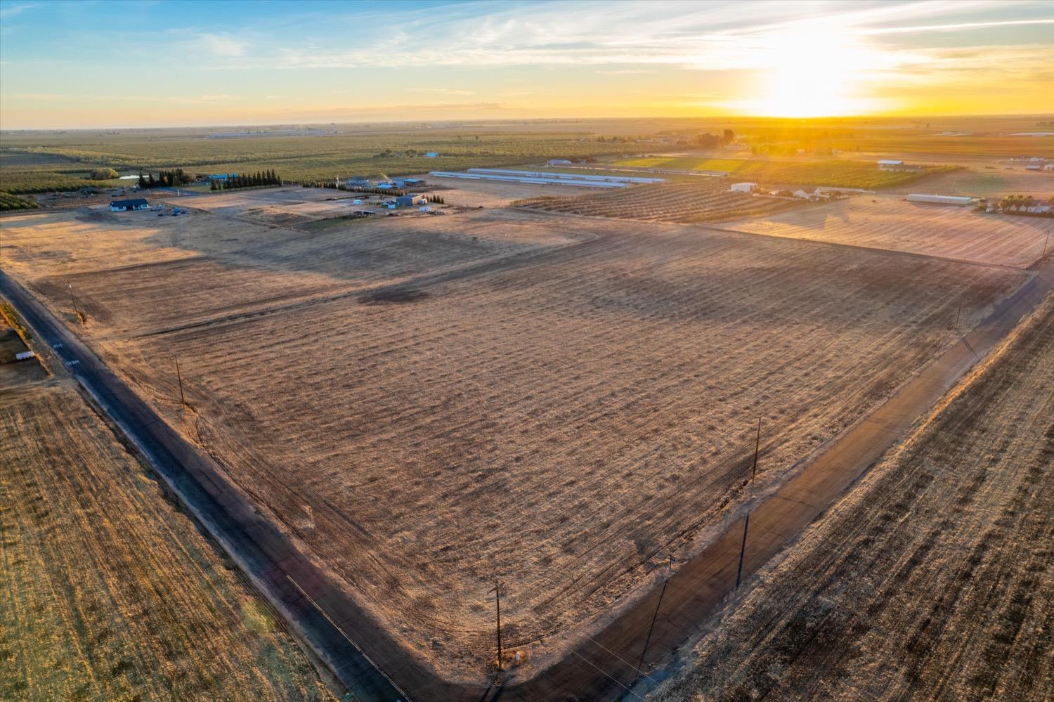 29356 Via Casalina Pkwy, Escalon, CA 95320