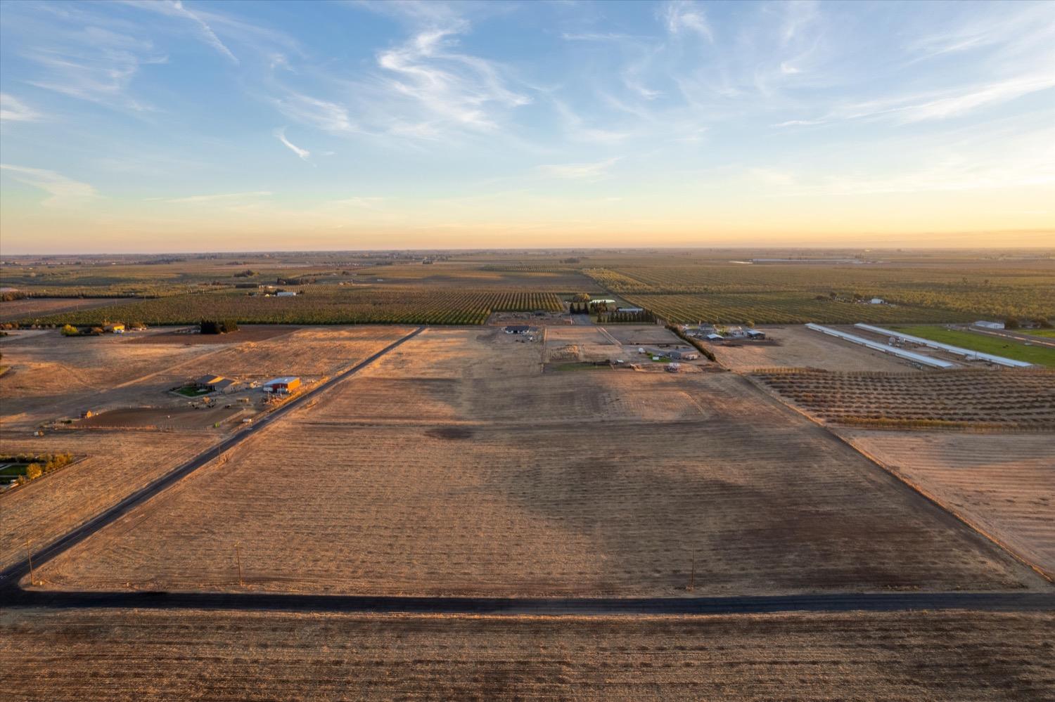 29356 Via Casalina Pkwy, Escalon, CA 95320