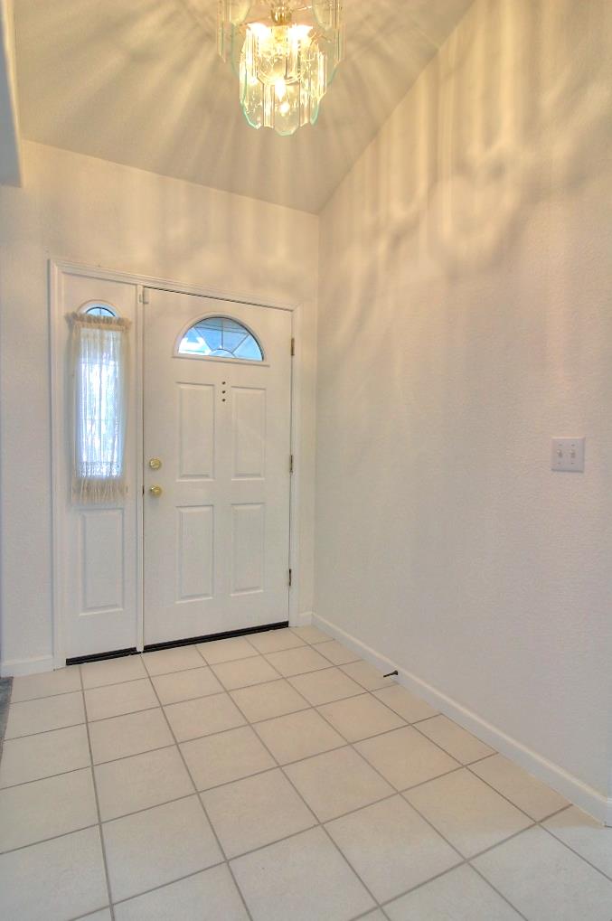 1526 Brookside Dr, Manteca, CA 95336