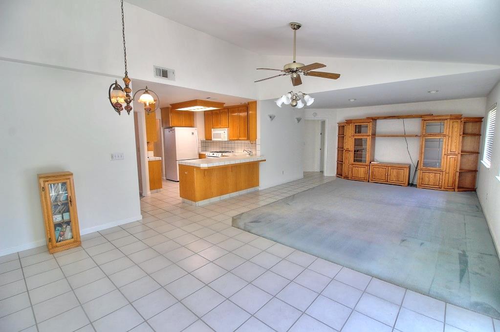 1526 Brookside Dr, Manteca, CA 95336