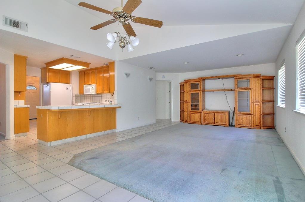 1526 Brookside Dr, Manteca, CA 95336