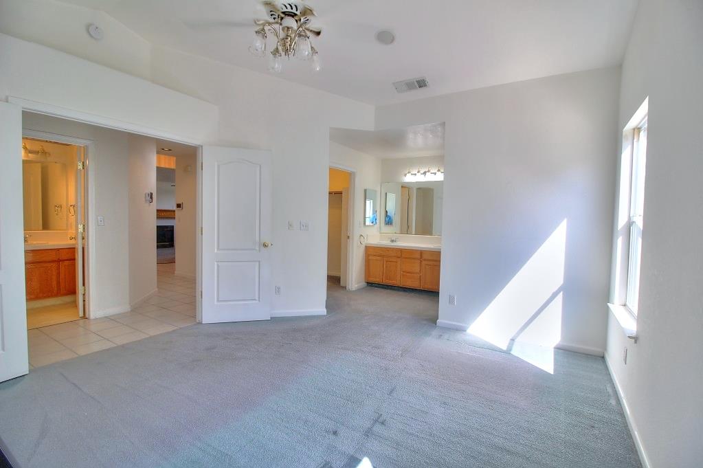 1526 Brookside Dr, Manteca, CA 95336