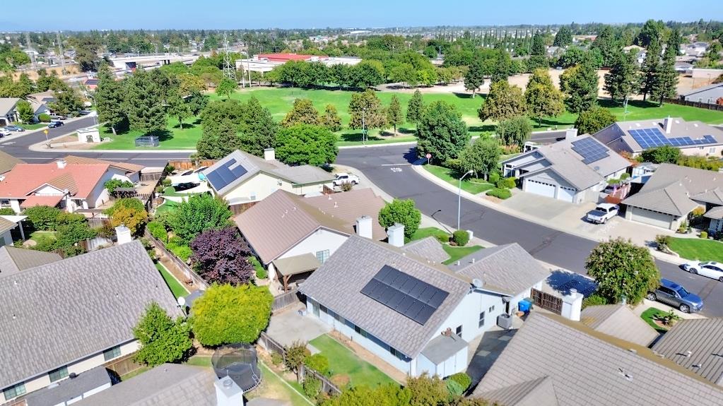 1526 Brookside Dr, Manteca, CA 95336