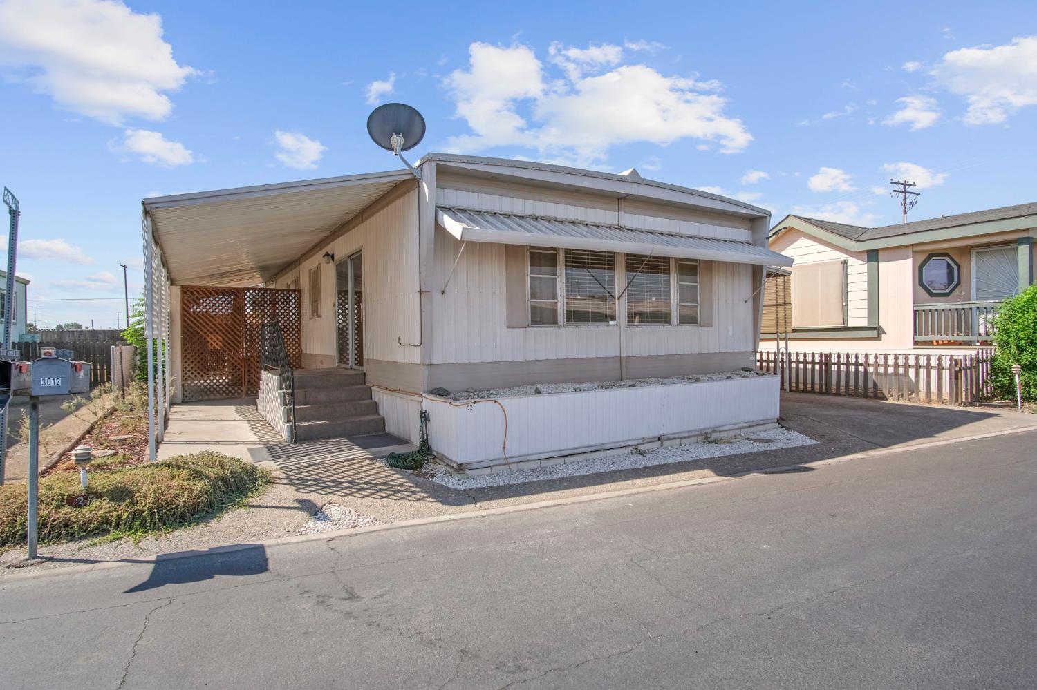 3012 Donner Dr #32, Ceres, CA 95307