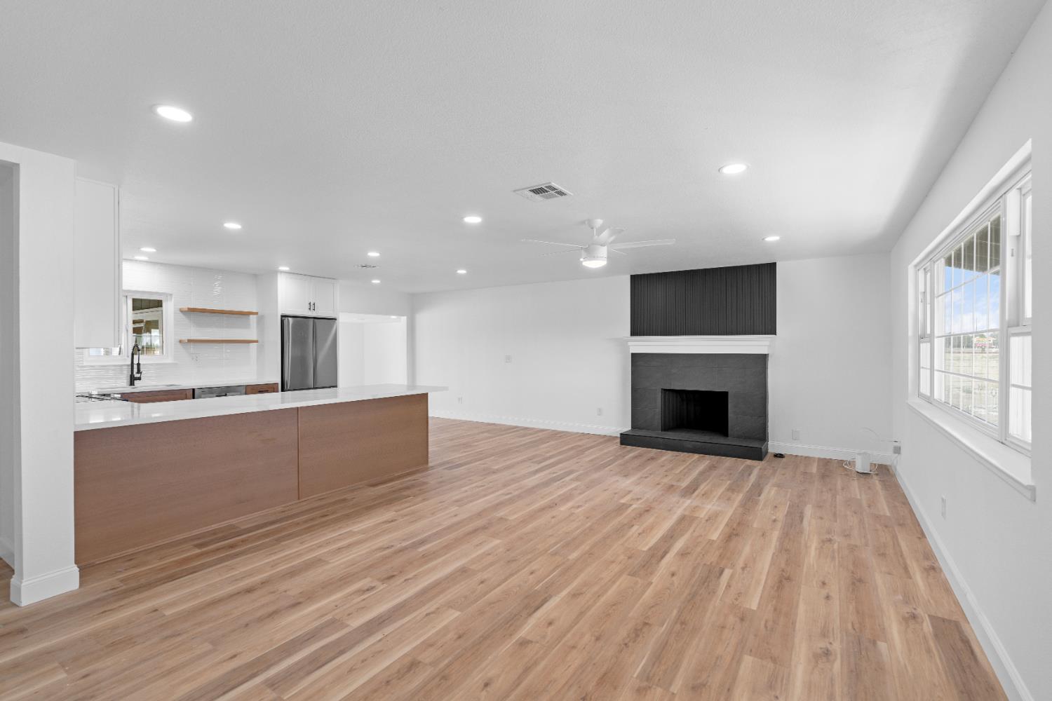 420 E Bellevue Rd, Merced, CA 95348