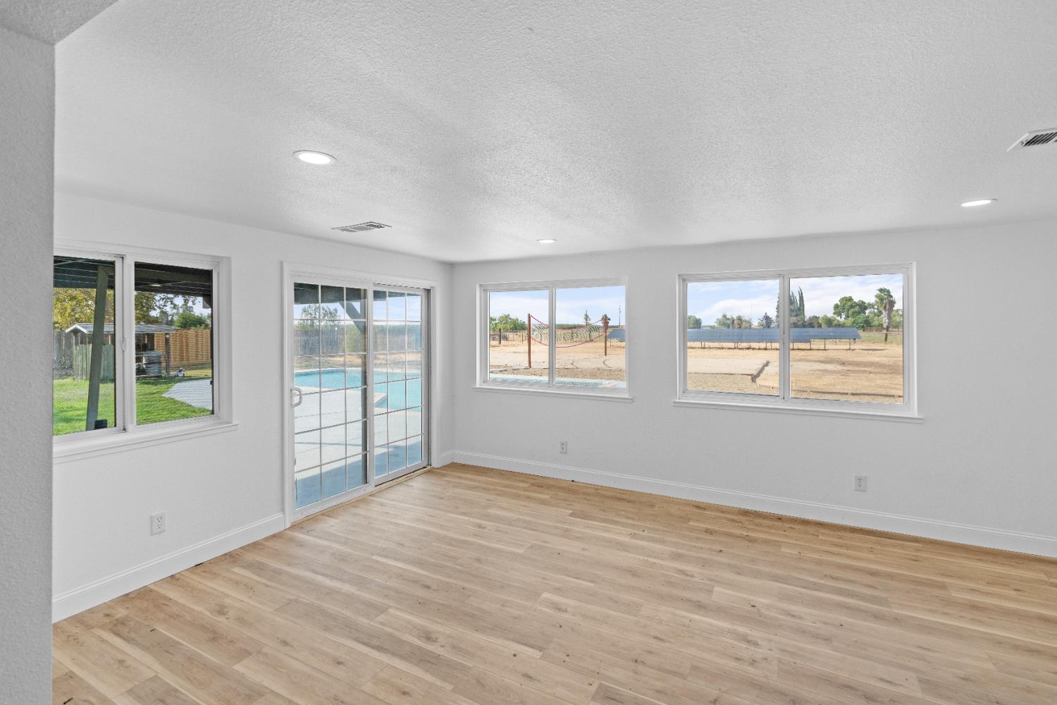 420 E Bellevue Rd, Merced, CA 95348