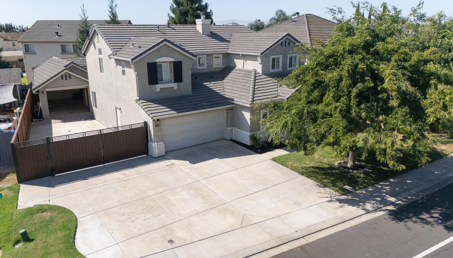 864 N Heartland Dr, Manteca, CA 95337