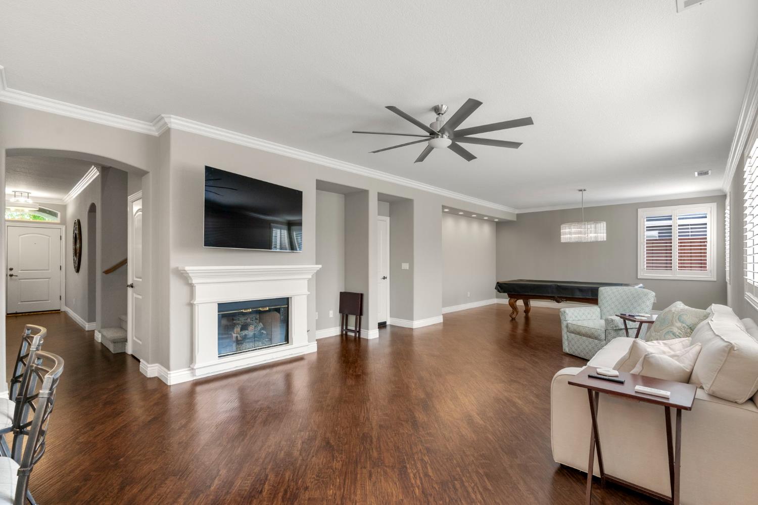 864 N Heartland Dr, Manteca, CA 95337