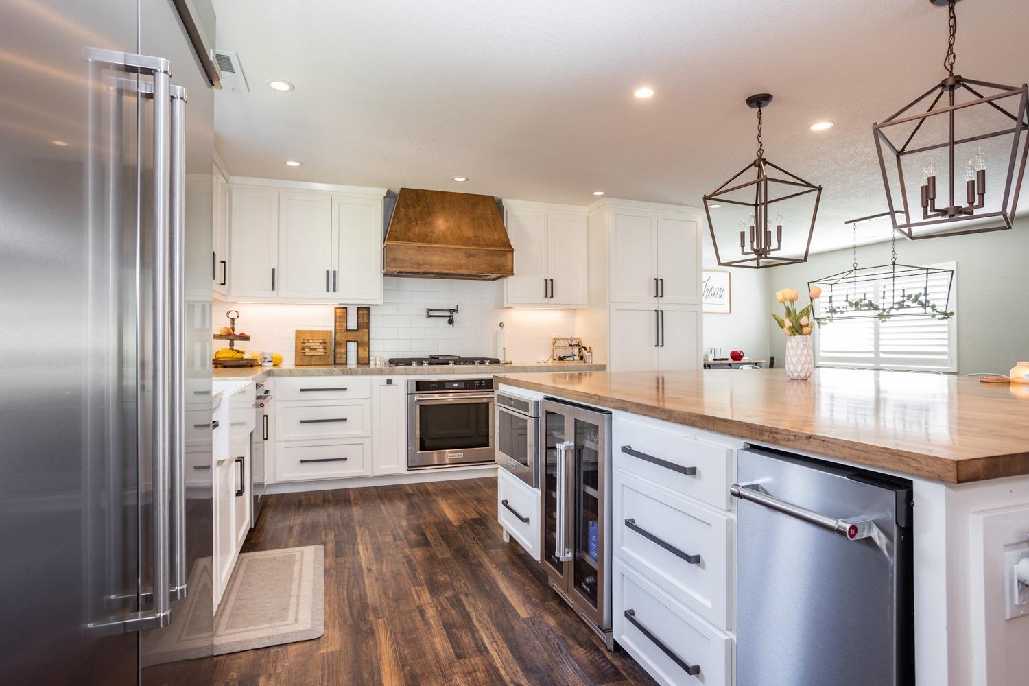 9337 Creekside Ln, Modesto, CA 95357