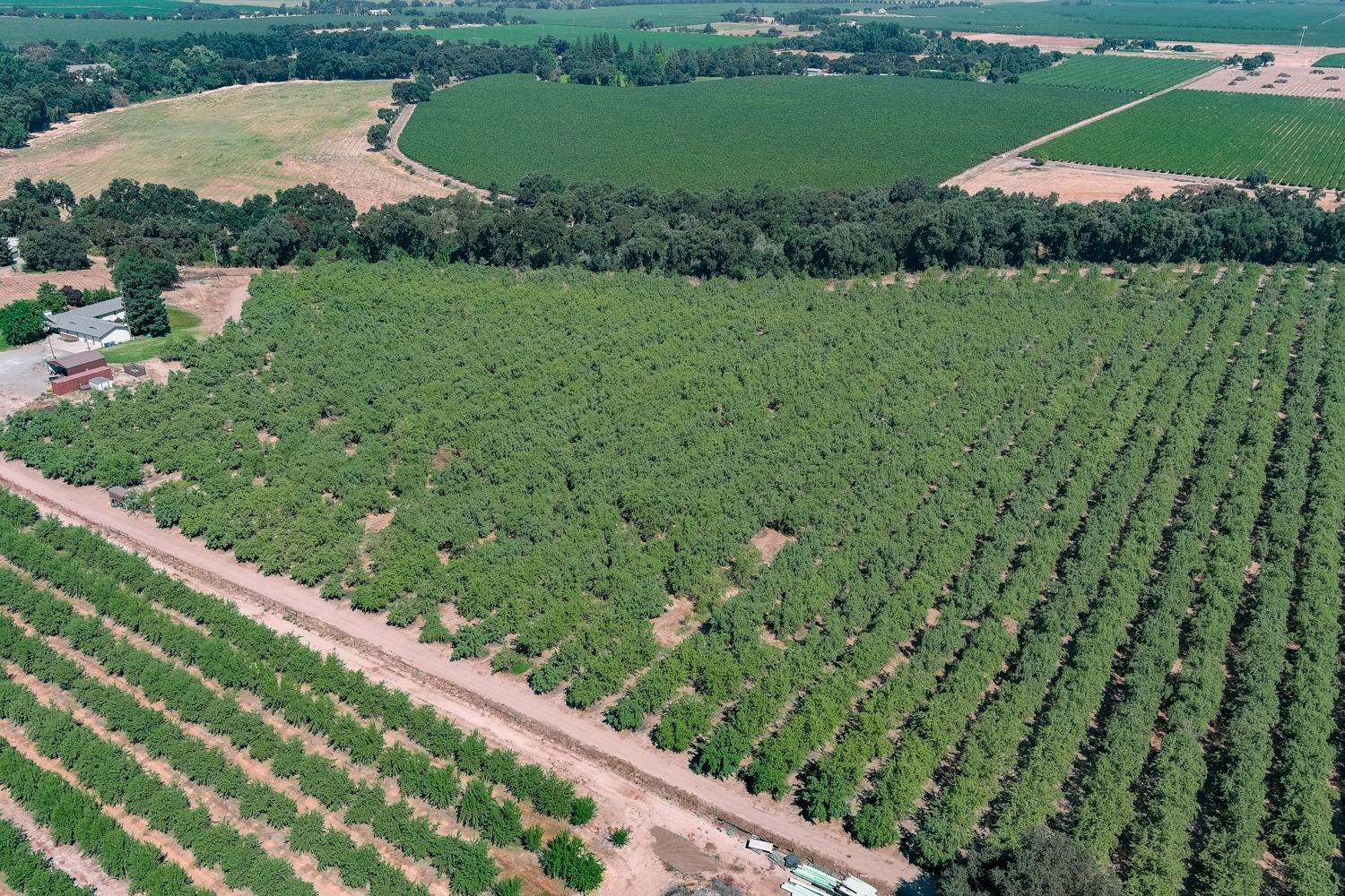 9337 Creekside Ln, Modesto, CA 95357