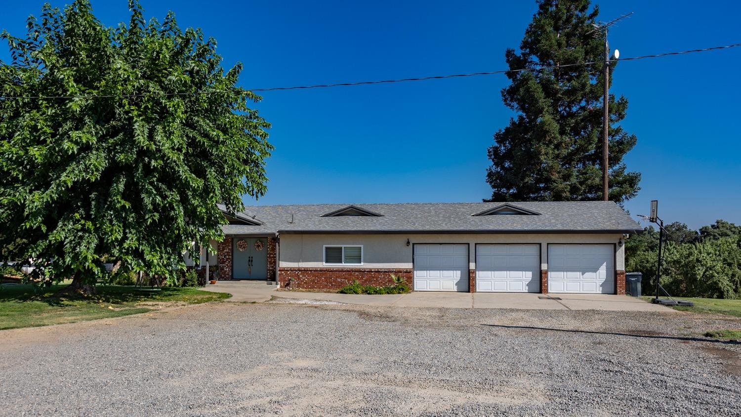 9337 Creekside Ln, Modesto, CA 95357