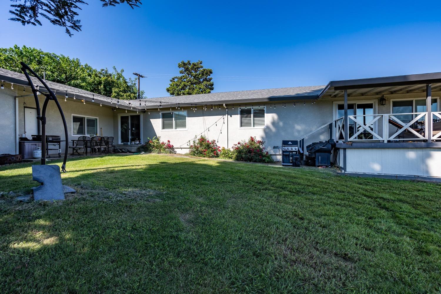 9337 Creekside Ln, Modesto, CA 95357