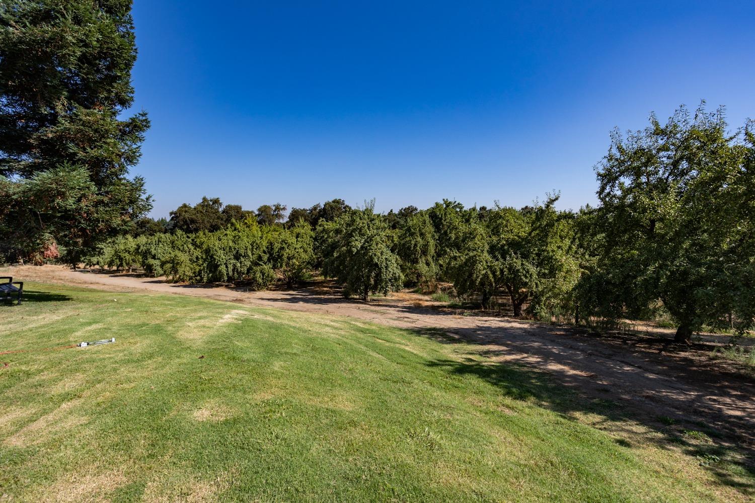 9337 Creekside Ln, Modesto, CA 95357