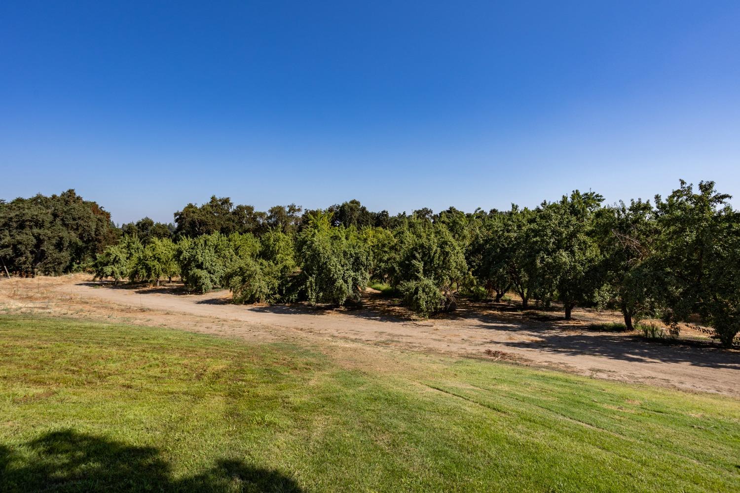 9337 Creekside Ln, Modesto, CA 95357