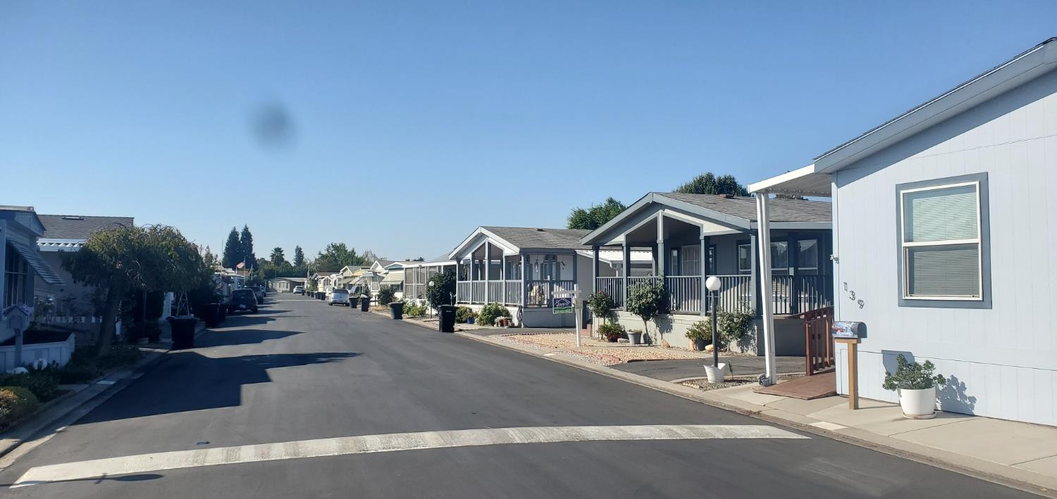 2505 Jackson Avenue #136, Escalon, CA 95320