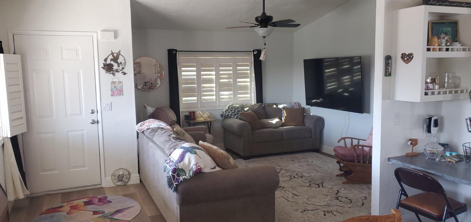 2505 Jackson Avenue #136, Escalon, CA 95320