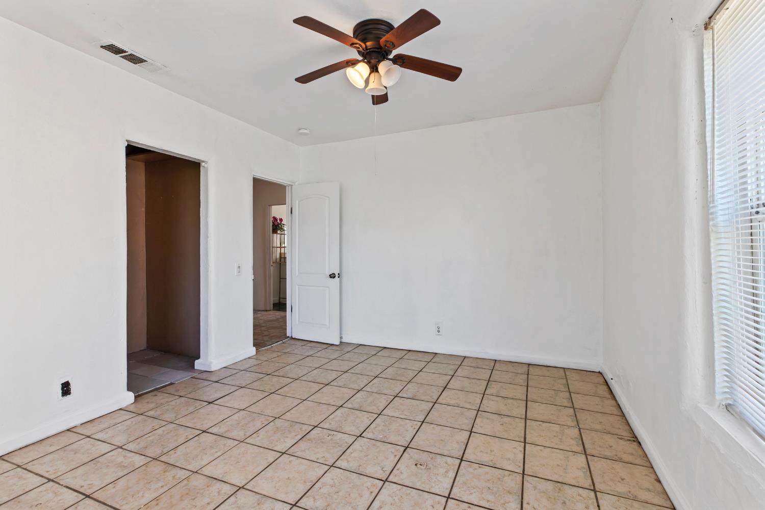 1823 Spokane St, Modesto, CA 95358