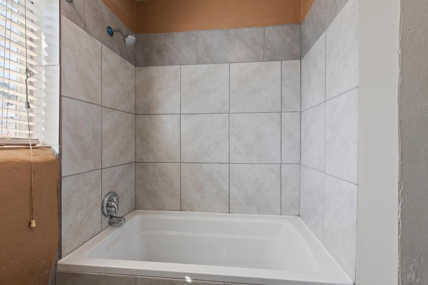 1823 Spokane St, Modesto, CA 95358