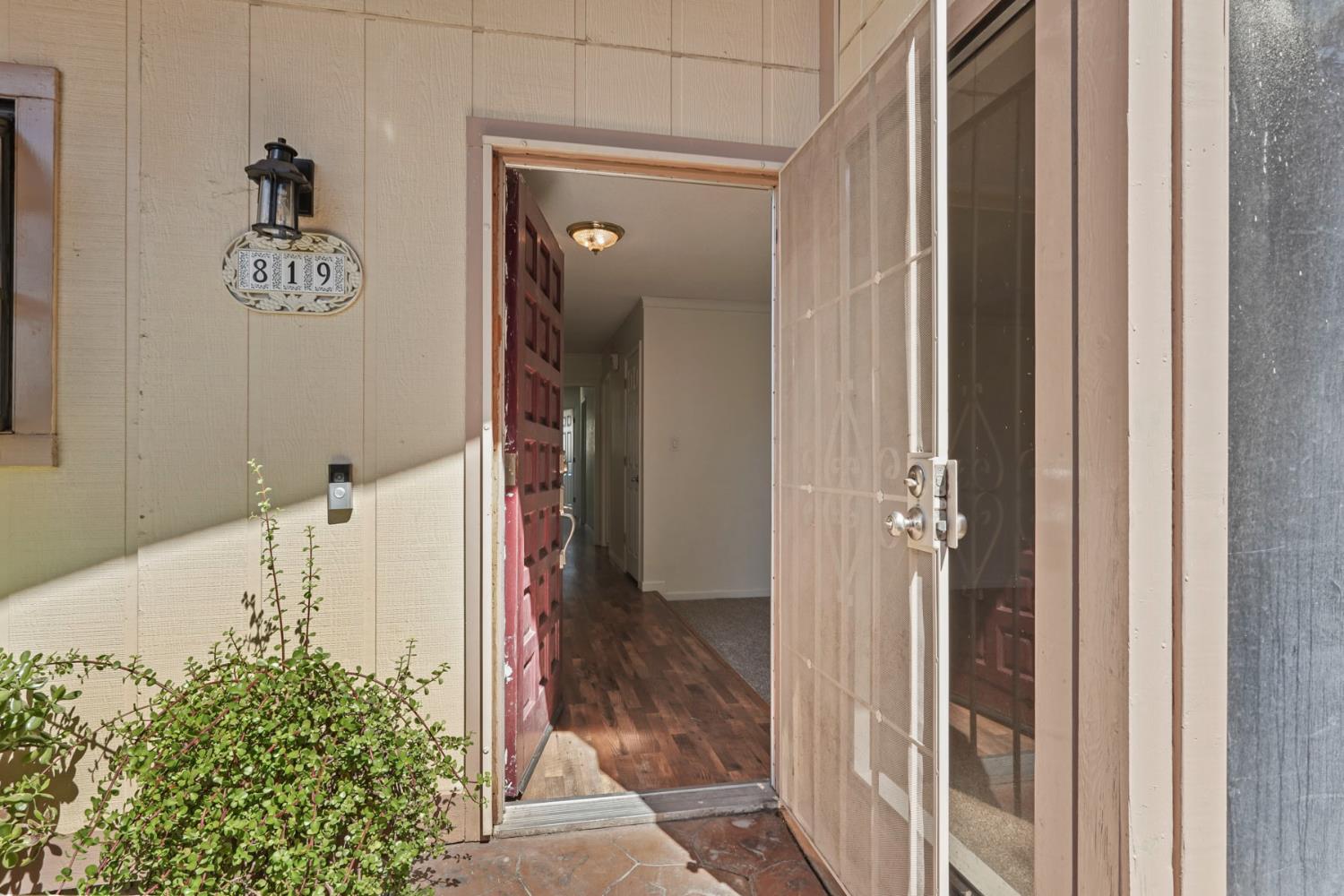 819 Wawona St, Manteca, CA 95337