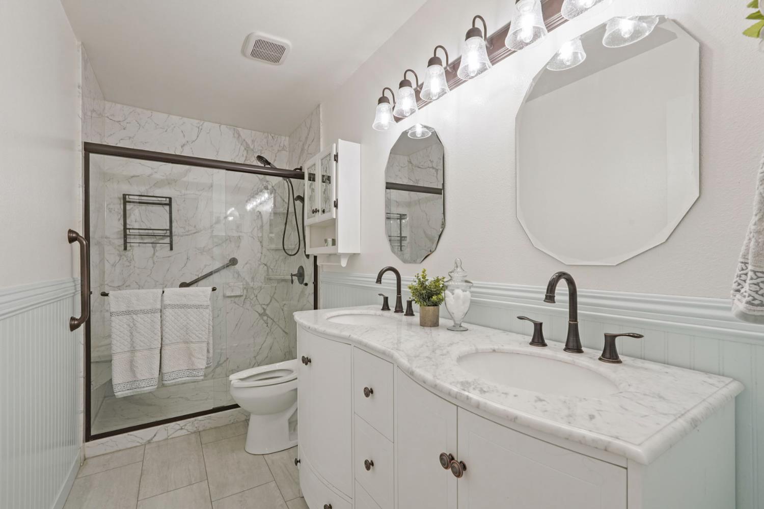 819 Wawona St, Manteca, CA 95337