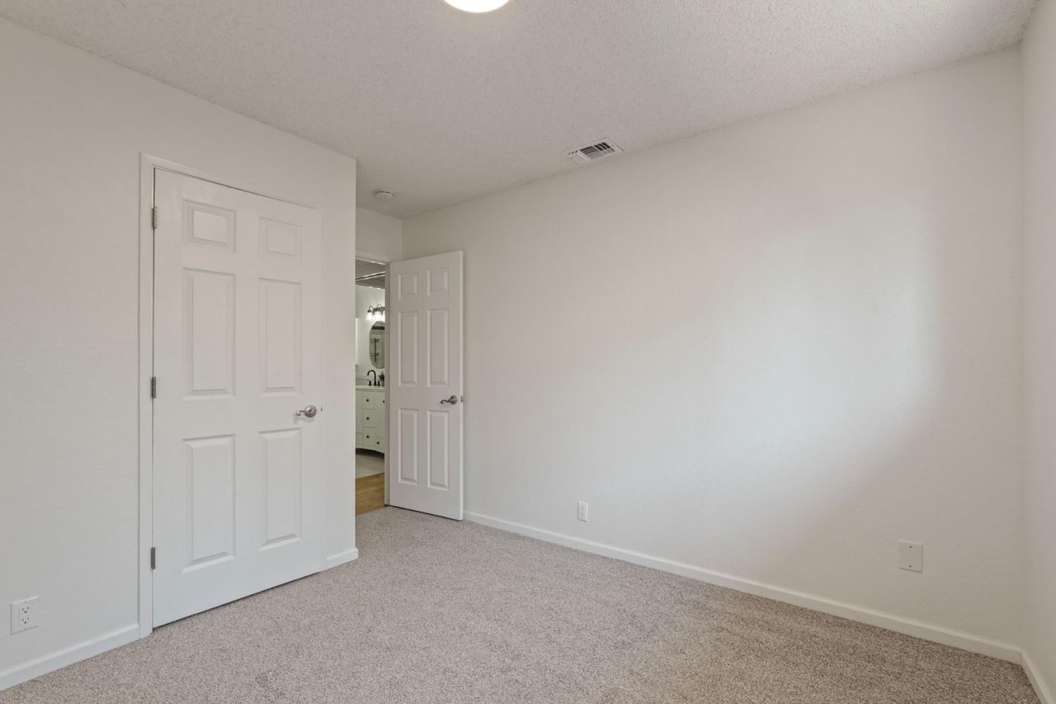 819 Wawona St, Manteca, CA 95337