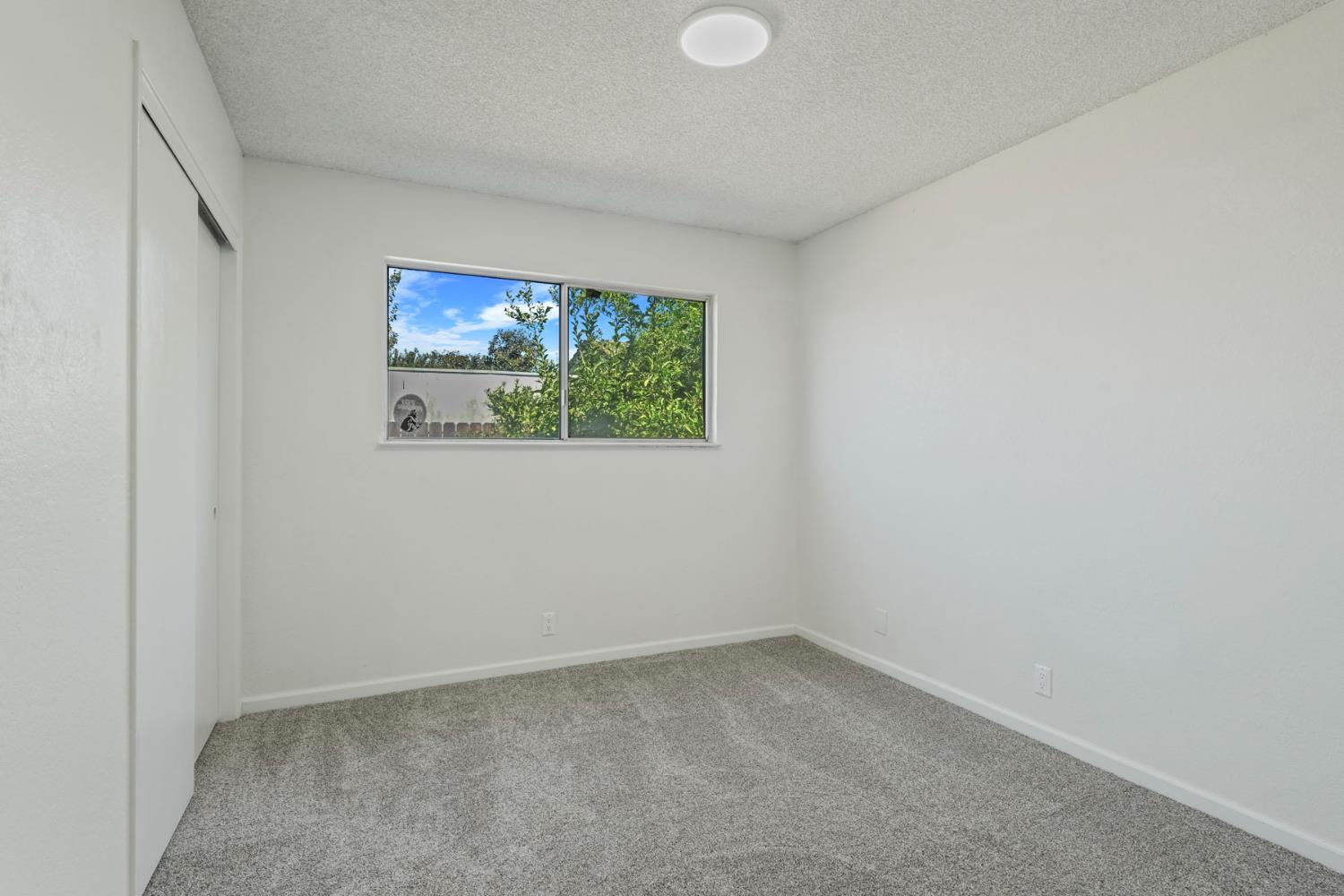 819 Wawona St, Manteca, CA 95337