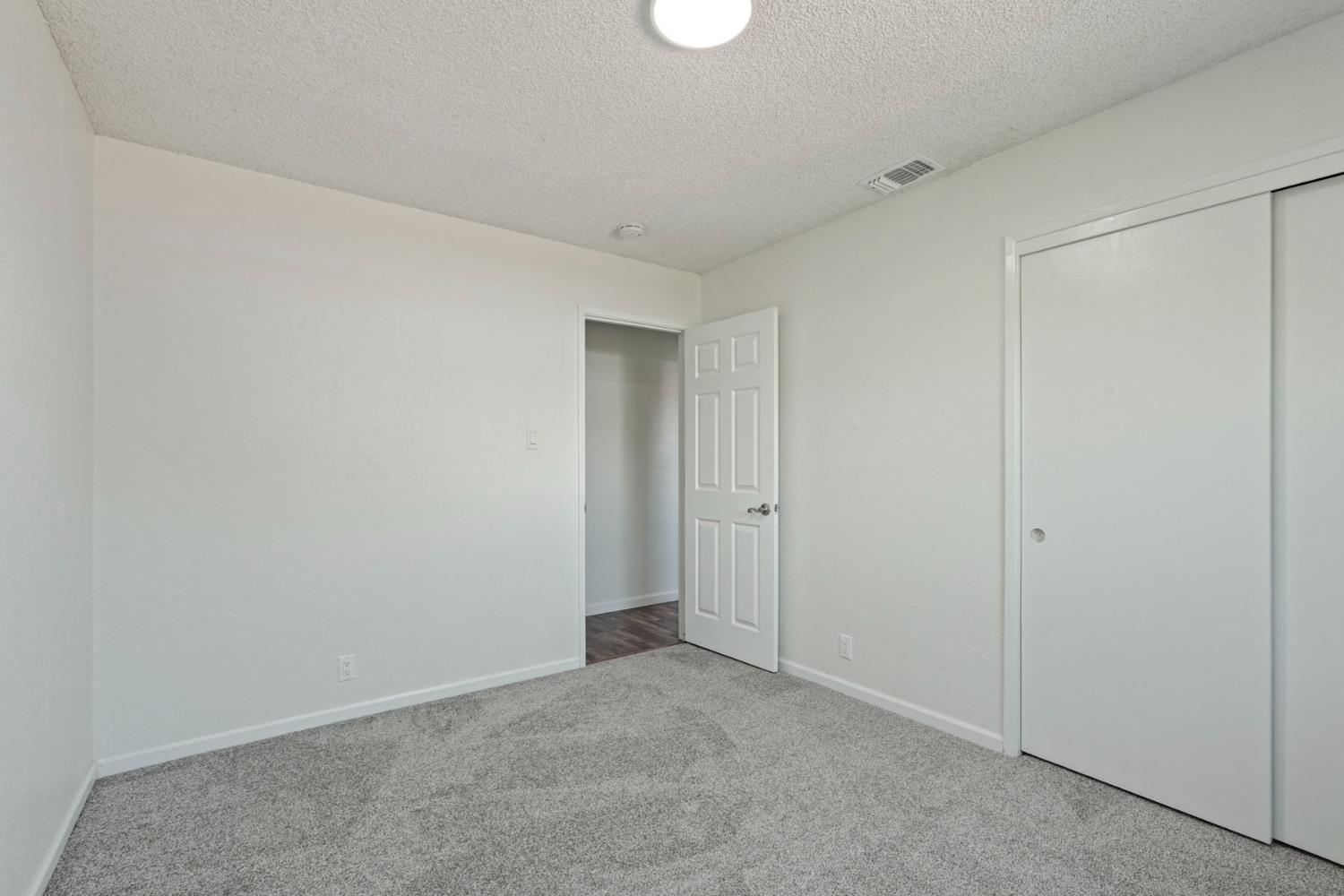 819 Wawona St, Manteca, CA 95337