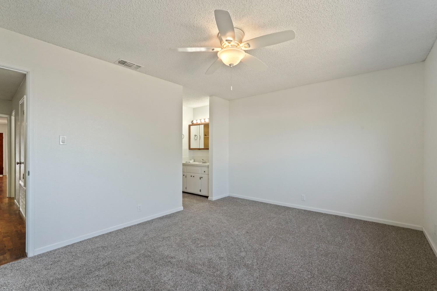 819 Wawona St, Manteca, CA 95337