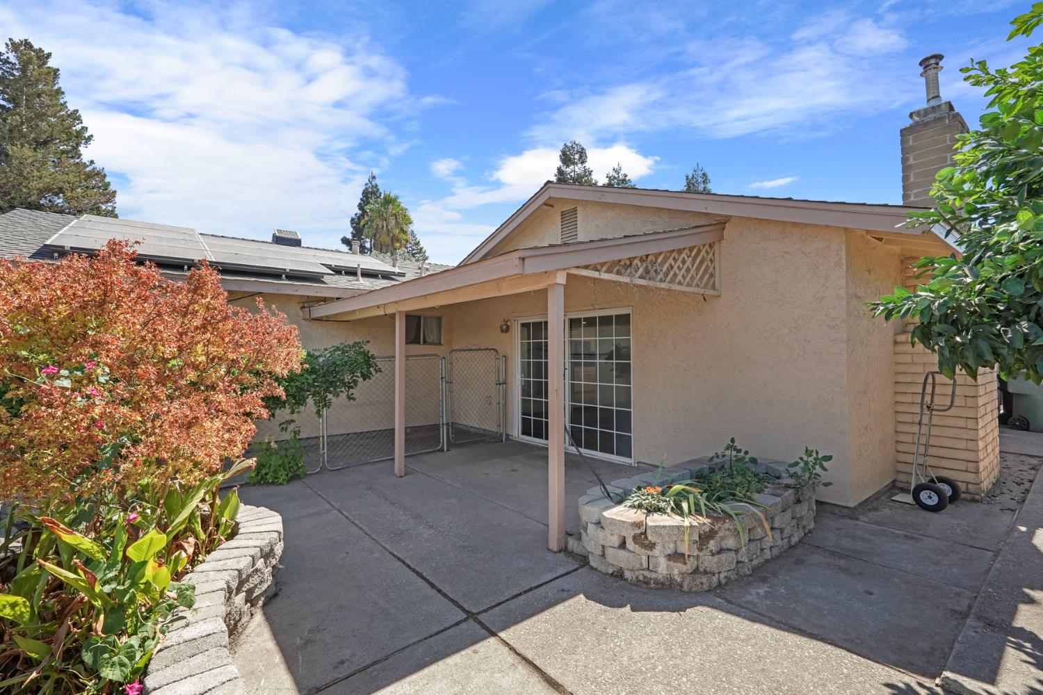 819 Wawona St, Manteca, CA 95337