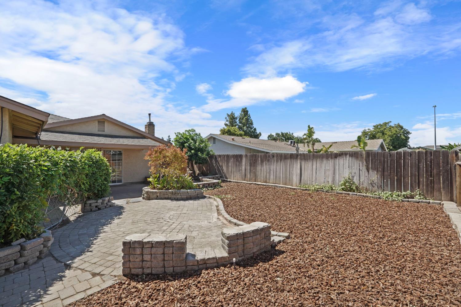 819 Wawona St, Manteca, CA 95337