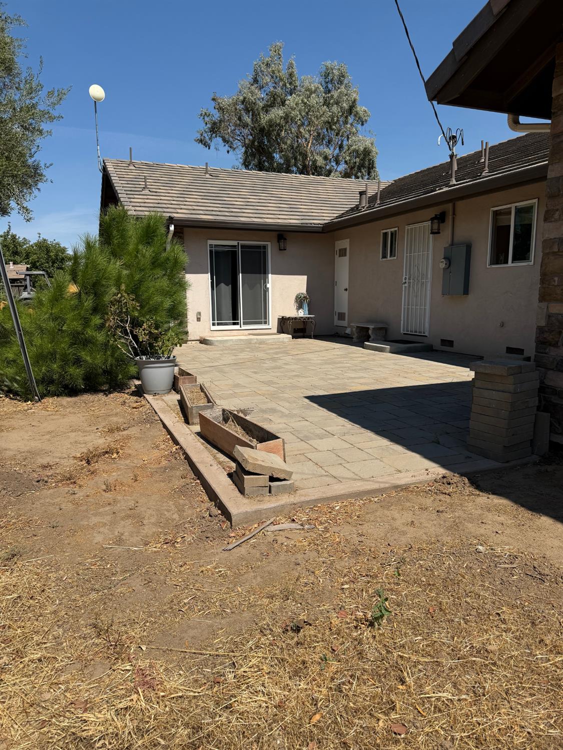 6731 River Rd, Oakdale, CA 95361