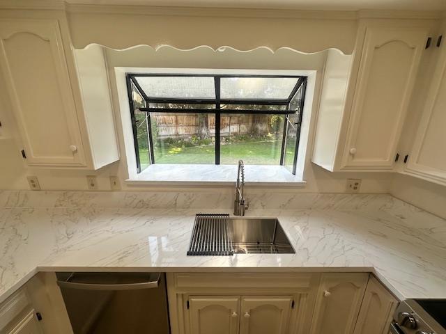 2400 Dutchollow Ct, Modesto, CA 95356