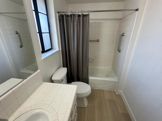 2400 Dutchollow Ct, Modesto, CA 95356