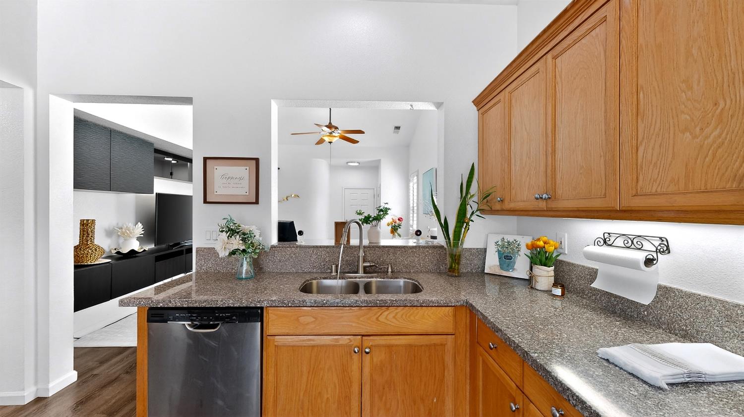 2368 Hearthsong Ct, Riverbank, CA 95367