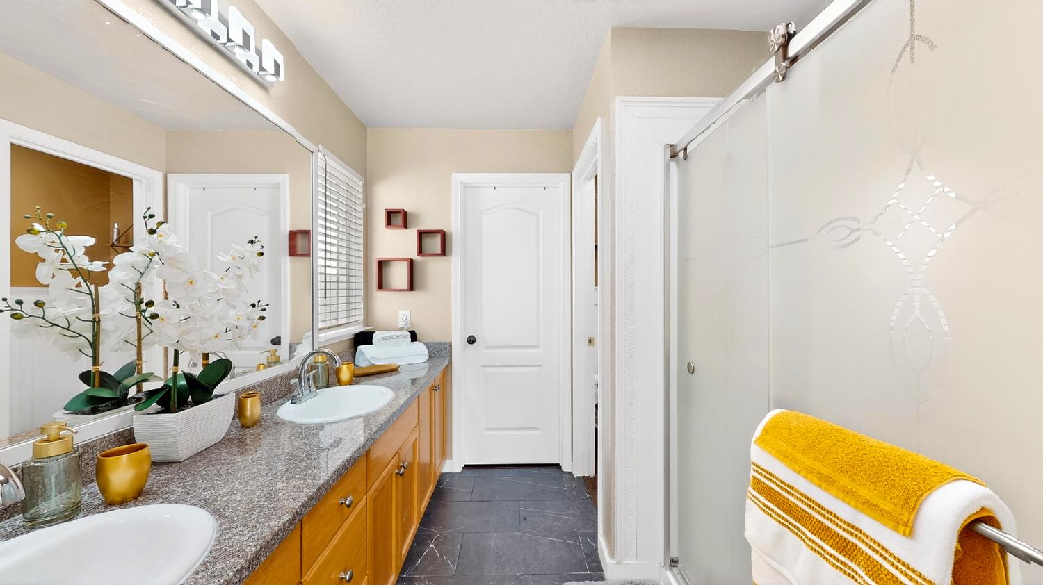 2368 Hearthsong Ct, Riverbank, CA 95367