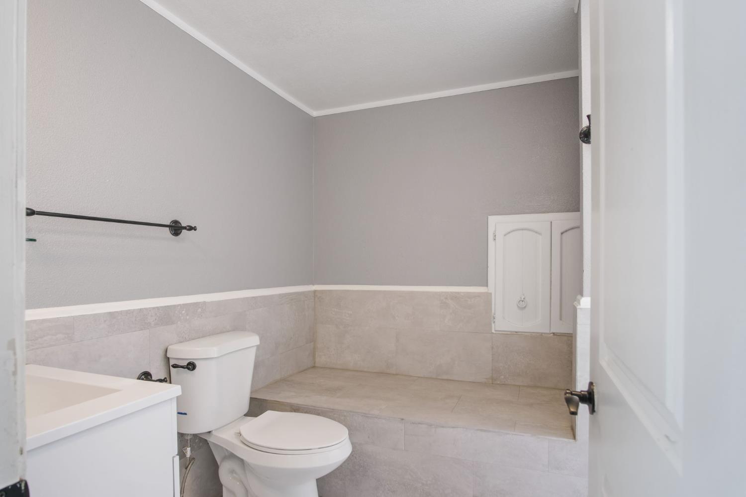 2500 Yale, Turlock, CA 95382